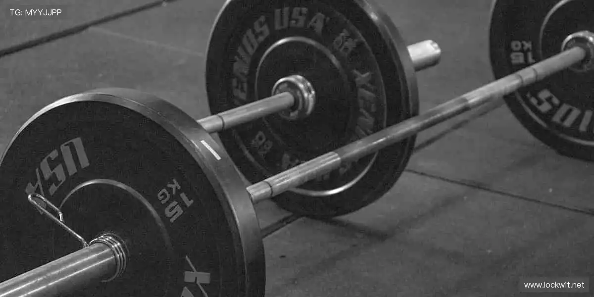 💻高清画质 + 实时弹幕，直播平台就是你的专属看台！